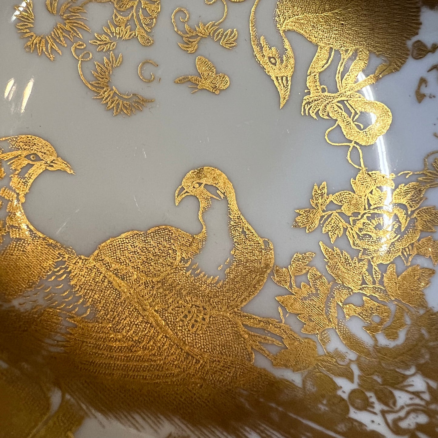 Royal Crown Derby Soup Coup & Saucer Bone China England Gold Aves