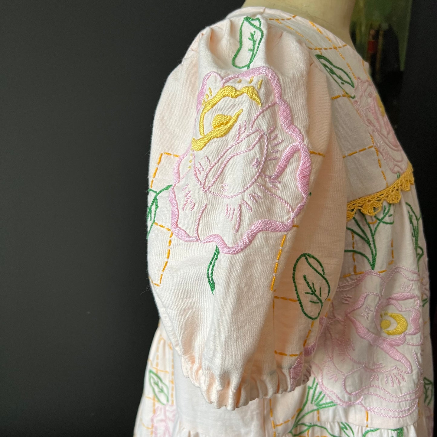 Vintage Pretty Floral Embroidered Tablecloth Blouse