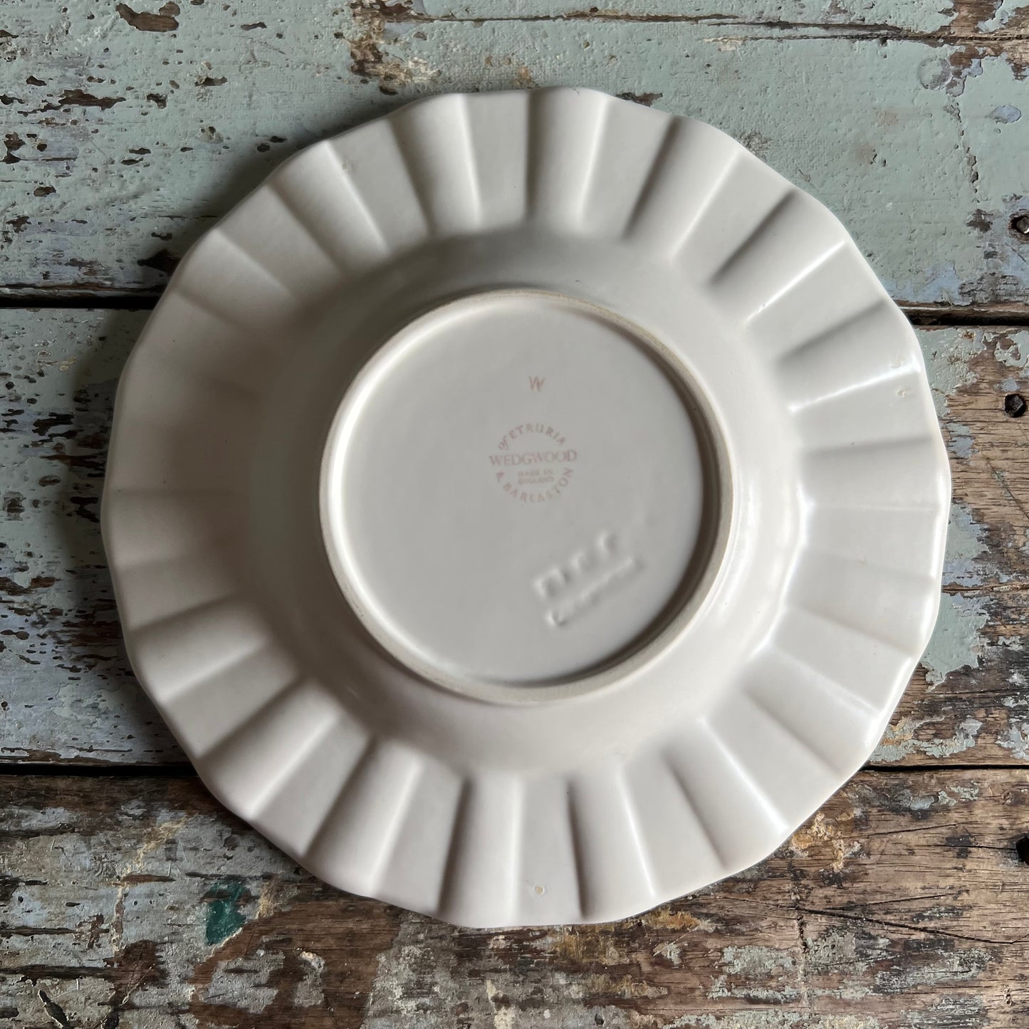 Wedgwood Moonstone Etruria & Barlaston Fluted Dish