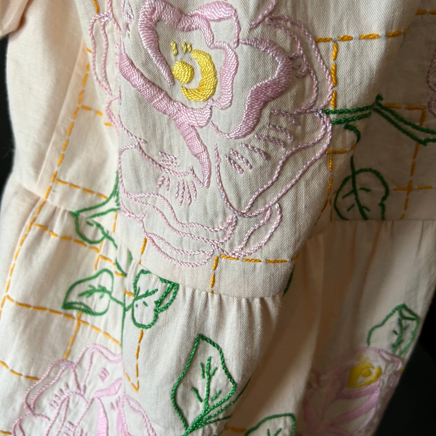 Vintage Pretty Floral Embroidered Tablecloth Blouse