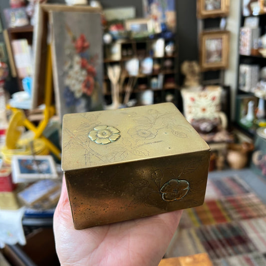 Lovely Antique Brass Box Roses Buds & Foliage