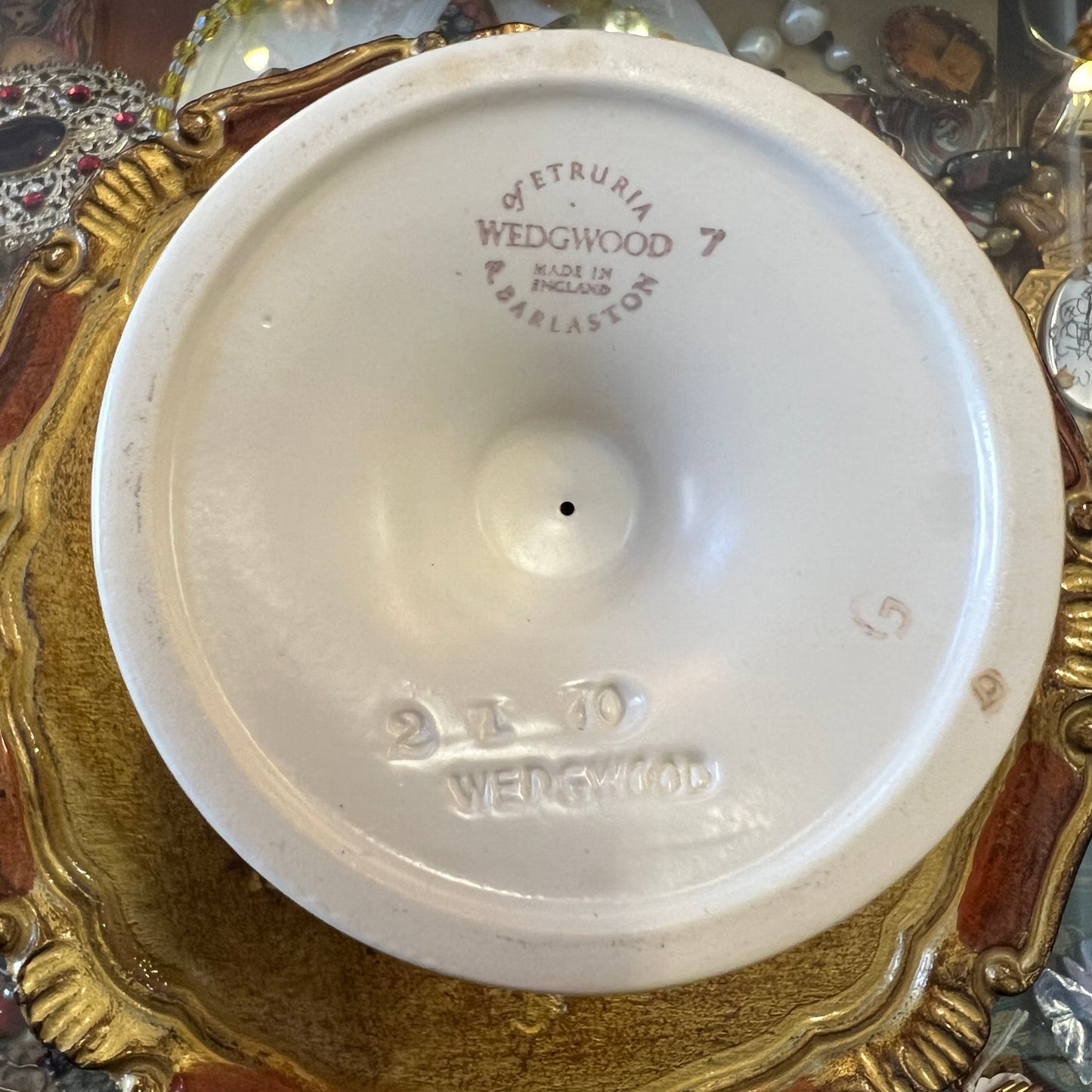 Vintage Wedgwood Moonstone Etruria & Barlaston Urn with Shell Handles England